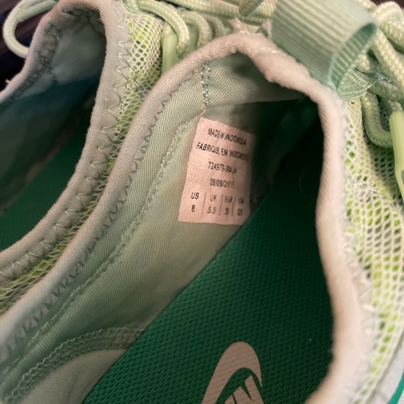 Women’s Nike sneakers - Picture 4 of 5